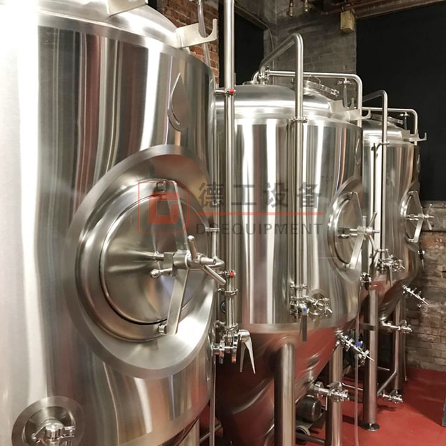 Индивидуальное комбинированное пивоваренное оборудование с паровым обогревом и емкостями для пивоварен высшего качества на 1000 л.