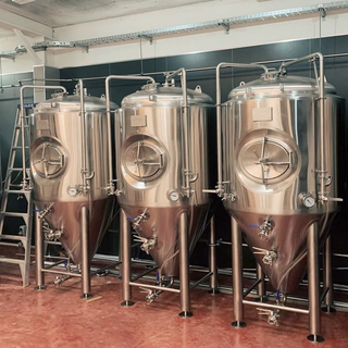 Коническая изолированная ферментация пива Юнитанк пива куртки ямочки стандарта СУС304 / 316 качества еды 1000Л изобарическая